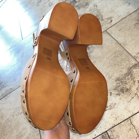 JOURNEE Collection ALARY style in tan size 12 - Picture 8 of 11